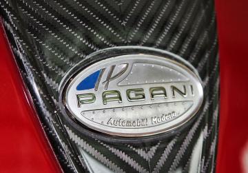 Компания Pagani опубликовала тизер нового суперкара (ВИДЕО)