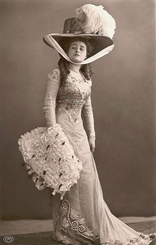 Самые красивые девушки мира на открытках 1900-х годов (ФОТО)