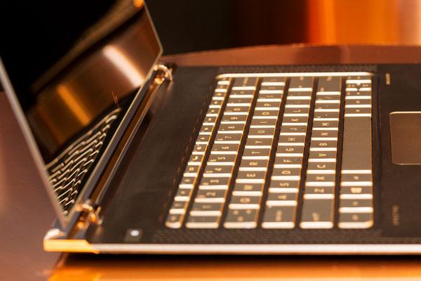 Компания HP представила «убийцу» MacBook (ФОТО)