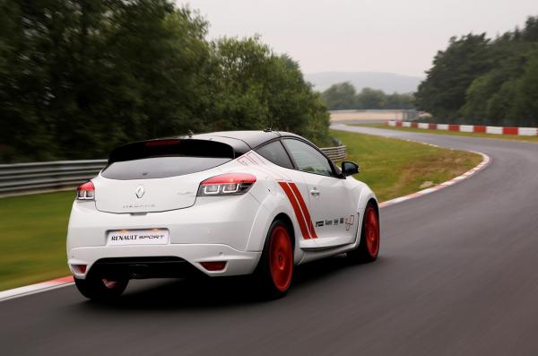 Renault рассекретил характеристики нового хот-хэтча Megane RS (ФОТО)