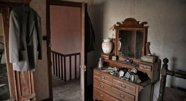 Канадец нашел и сфотографировал дом, заброшенный 60 лет назад (ФОТО)