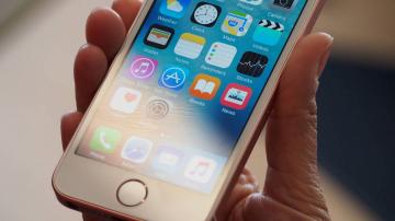 Жесткий тест на прочность: iPhone SE против iPhone 6s (ВИДЕО)