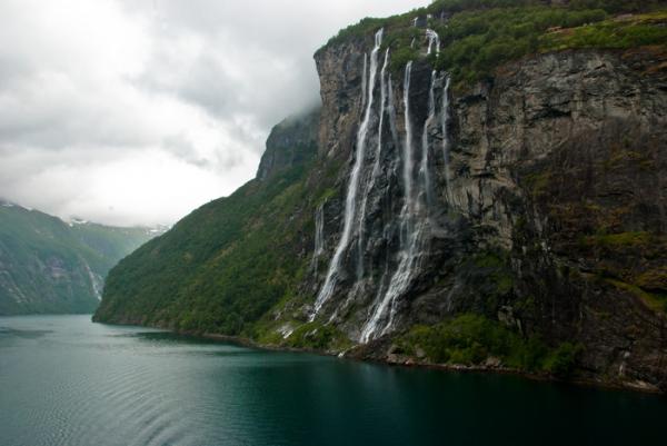 Чудеса природы: водопад Семь сестер в Норвегии (ФОТО)