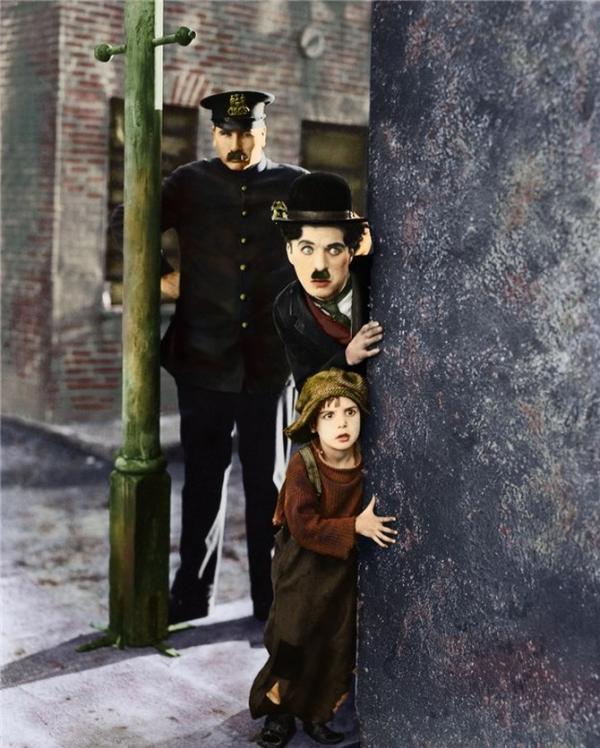 10 редких цветных фотографий Чарли Чаплина (ФОТО)