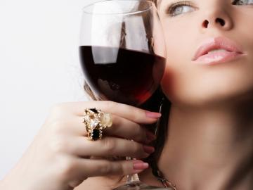 Как лица людей меняются после одного-двух-трех бокалов вина (ФОТО)
