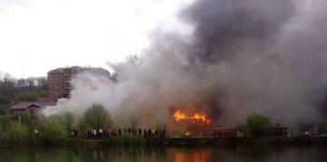 На Закарпатье сгорел гостиничный комплекс (ВИДЕО)