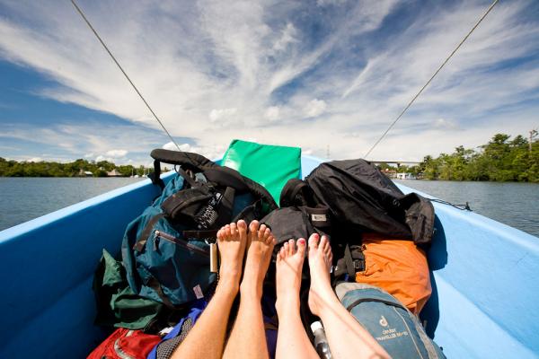 Путешествующие ноги. Удивительные работы британского фотографа (ФОТО)