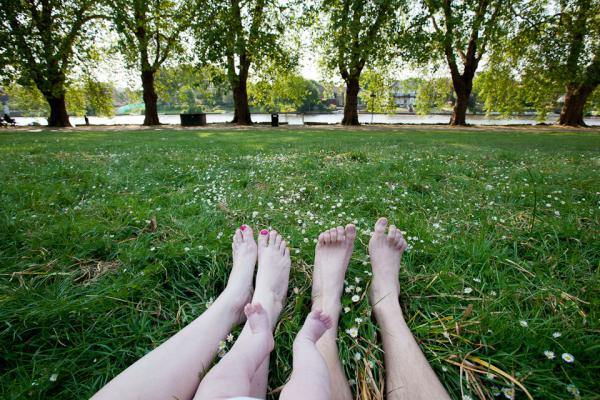 Путешествующие ноги. Удивительные работы британского фотографа (ФОТО)