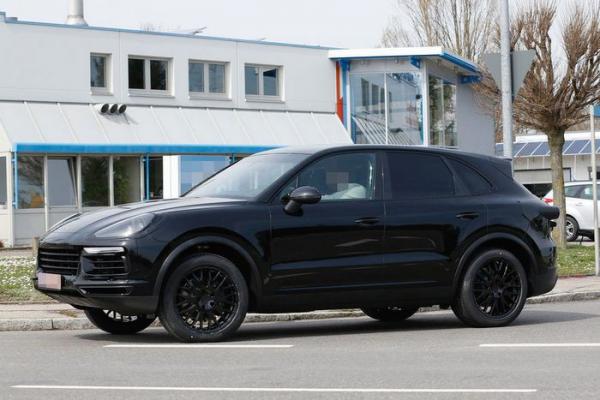 В сети появились шпионские снимки нового Porsche Cayenne (ФОТО)