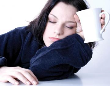 Ученые сравнили недосыпание с алкоголизмом