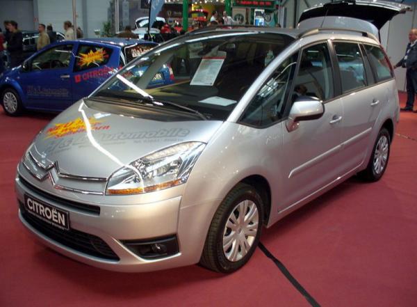 Седан Citroen C4 рассекречен до премьеры (ФОТО)