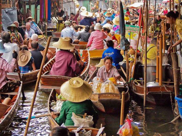 Удивительные плавучие рынки юго-восточной Азии (ФОТО)