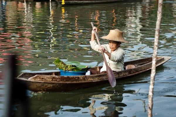 Удивительные плавучие рынки юго-восточной Азии (ФОТО)
