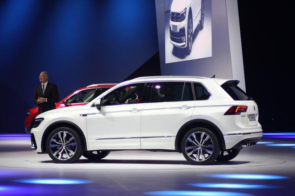 Volkswagen запускает продажи обновленного кроссовера Tiguan (ФОТО)
