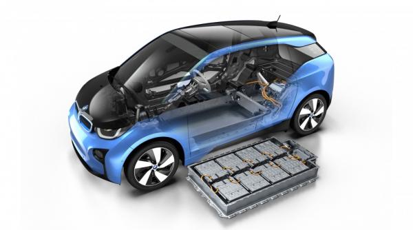 Компания BMW представила модернизированный хэтчбек i3 (ФОТО)