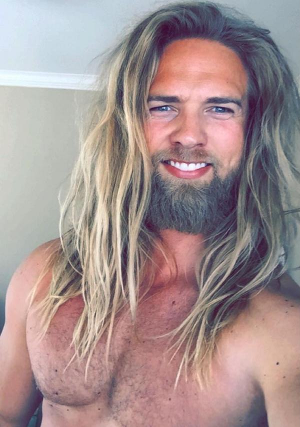 Божественно красивый полицейский из Норвегии стал звездой Instagram (ФОТО)