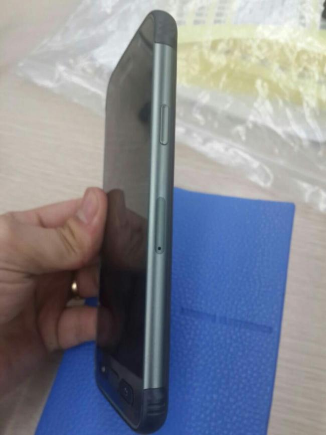В Сети появились «живые» снимки Galaxy S7 Active (ФОТО)
