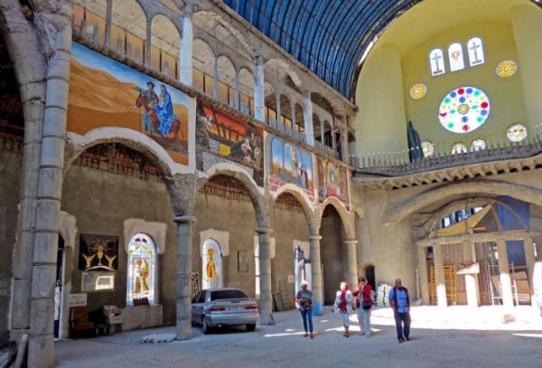 88-летний испанец в одиночку строит целый храм собственными руками (ФОТО)