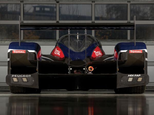Полтора миллиона долларов, или как выглядит гоночный кар Peugeot 908 (ФОТО)