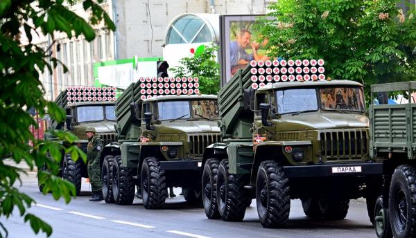 Террористический шабаш. В Донецке прошел "военный парад" (ФОТО)