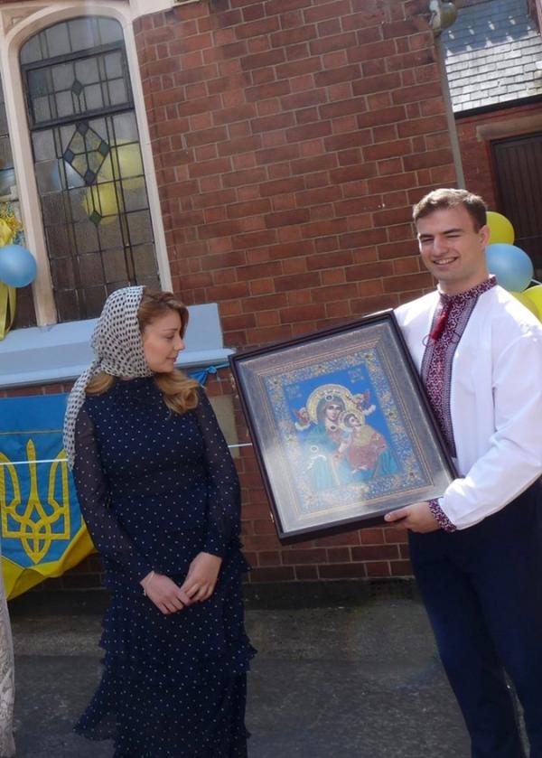 Тина Кароль открыла в Лондоне Центр украинской общины (ФОТО)