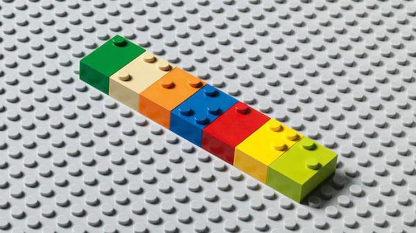 «Кубики Брайля», внешне похожие на LEGO, помогают незрячим детям учиться читать (ФОТО)