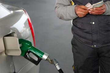 Стоимость бензина продолжает расти