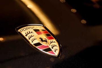 Шпионы засняли редкий спорткар Porsche 911 R (ФОТО)