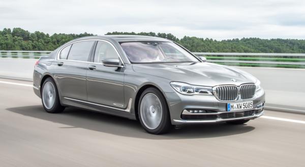 Компания BMW представила самые мощные модели 7 Series (ФОТО)
