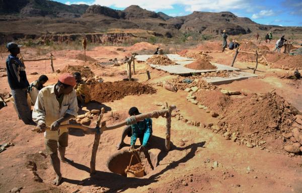 Нестандартный бизнес, или как выживают жители Мадагаскара (ФОТО)