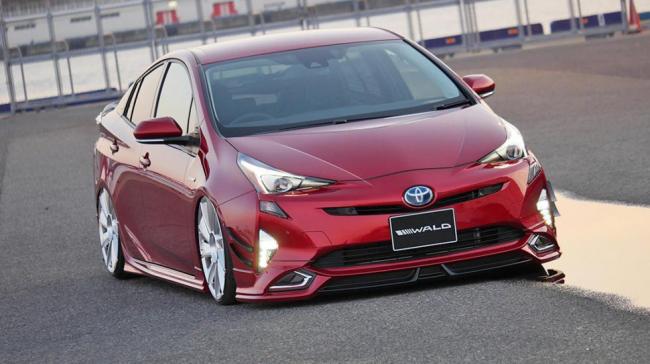 Toyota Prius получила «дикий» мейк-ап от Wald International (ФОТО)