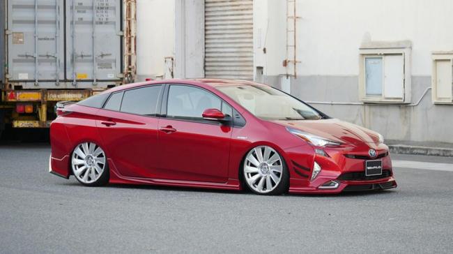 Toyota Prius получила «дикий» мейк-ап от Wald International (ФОТО)