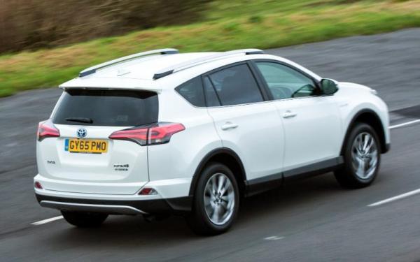 Усовершенствованная Toyota RAV4 не разочаровала своих поклонников (ФОТО)