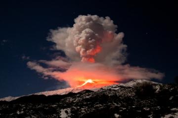 В Сицилии опять проснулся вулкан Этна