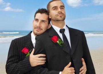 Cвященникам разрешили вступать в однополые браки