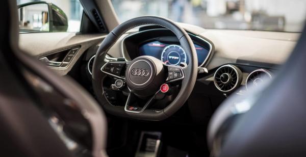 Компания Audi показала заряженное купе TT в эксклюзивном цвете (ФОТО)