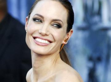 Анджелина Джоли стала профессором