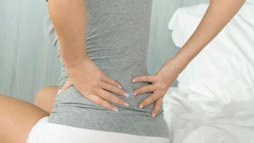 Липкая лента поможет избавиться от болей в спине