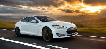 Автомобили Tesla проехали с активированным автопилотом более 160 млн километров
