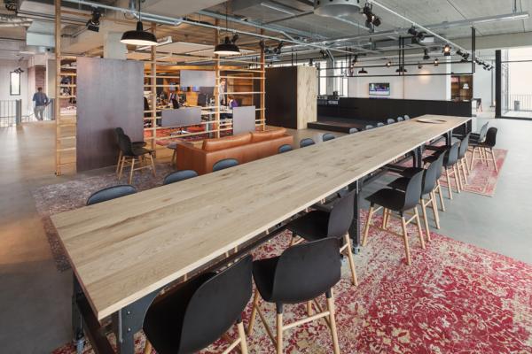 На работе, как дома: оригинальный офис голландской компании (ФОТО)