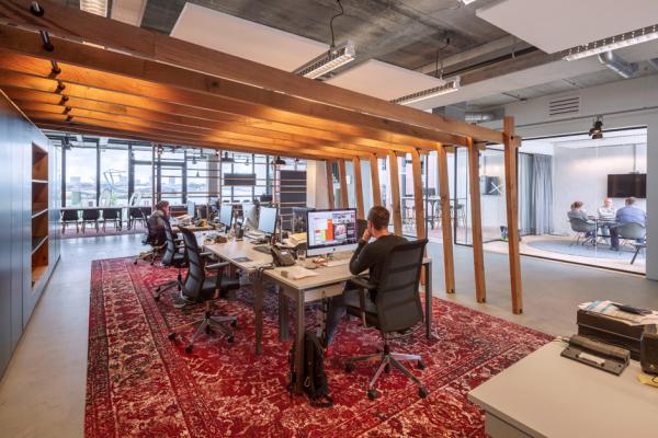 На работе, как дома: оригинальный офис голландской компании (ФОТО)