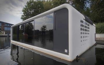 Футуристическая капсула: комфортный жилой дом на воде (ФОТО)