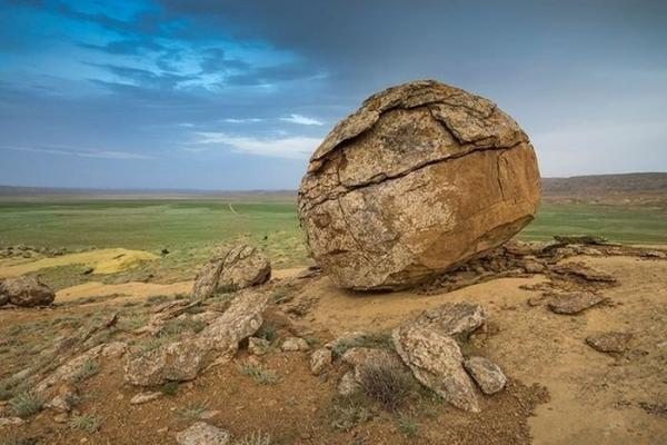 Путешествие в загадочную долину, или о чем молчат камни Мангистау (ФОТО)