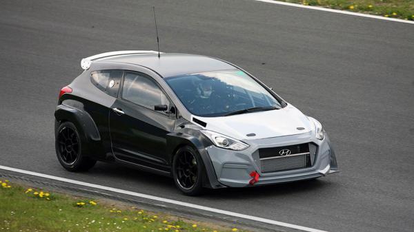 Hyundai выпустит "заряженную" версию хот-хэтча i30 (ФОТО)