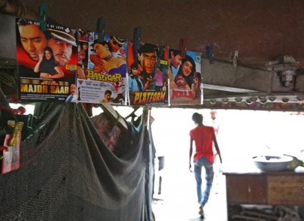 Как выглядит кинотеатр для бедных в Индии (ФОТО)