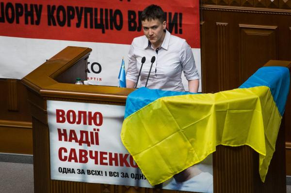 Из российского плена в украинский парламент: первый рабочий день Надежды Савченко (ФОТО)