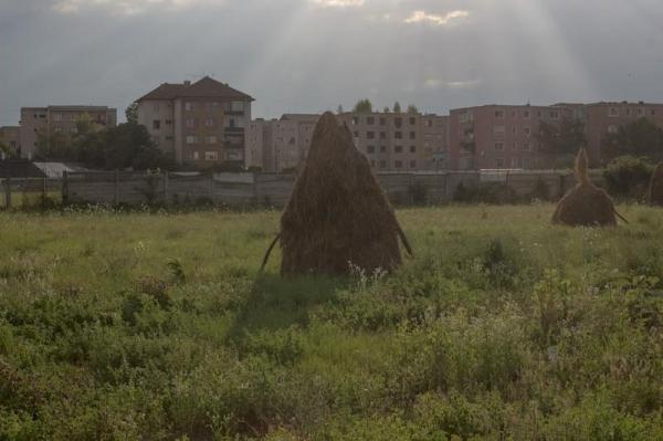 Фотограф показывает, как умирает его родной городок (ФОТО)