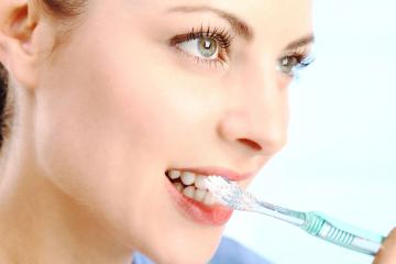 Большинство людей неправильно чистят зубы