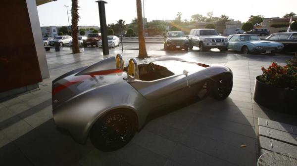 В Арабских Эмиратах представили спорткар "для бедных" (ФОТО)