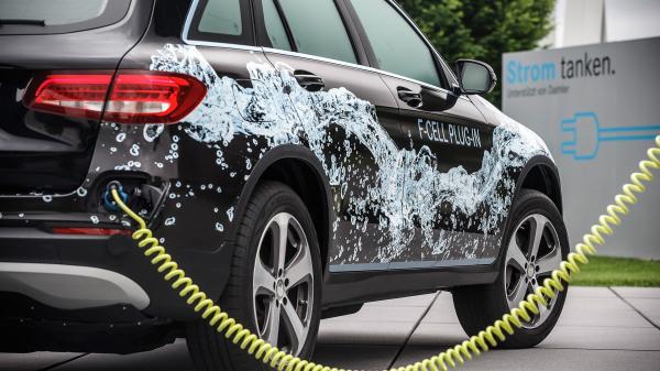 Mercedes-Benz показал прототип водородного кроссовера GLC (ФОТО)